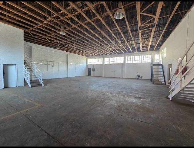 549M² WAREHOUSE TO LET IN MEADOWDALE